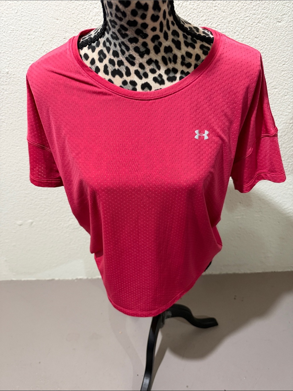 Under Armour Women's Bright Pink Short-Sleeve Performance Tee